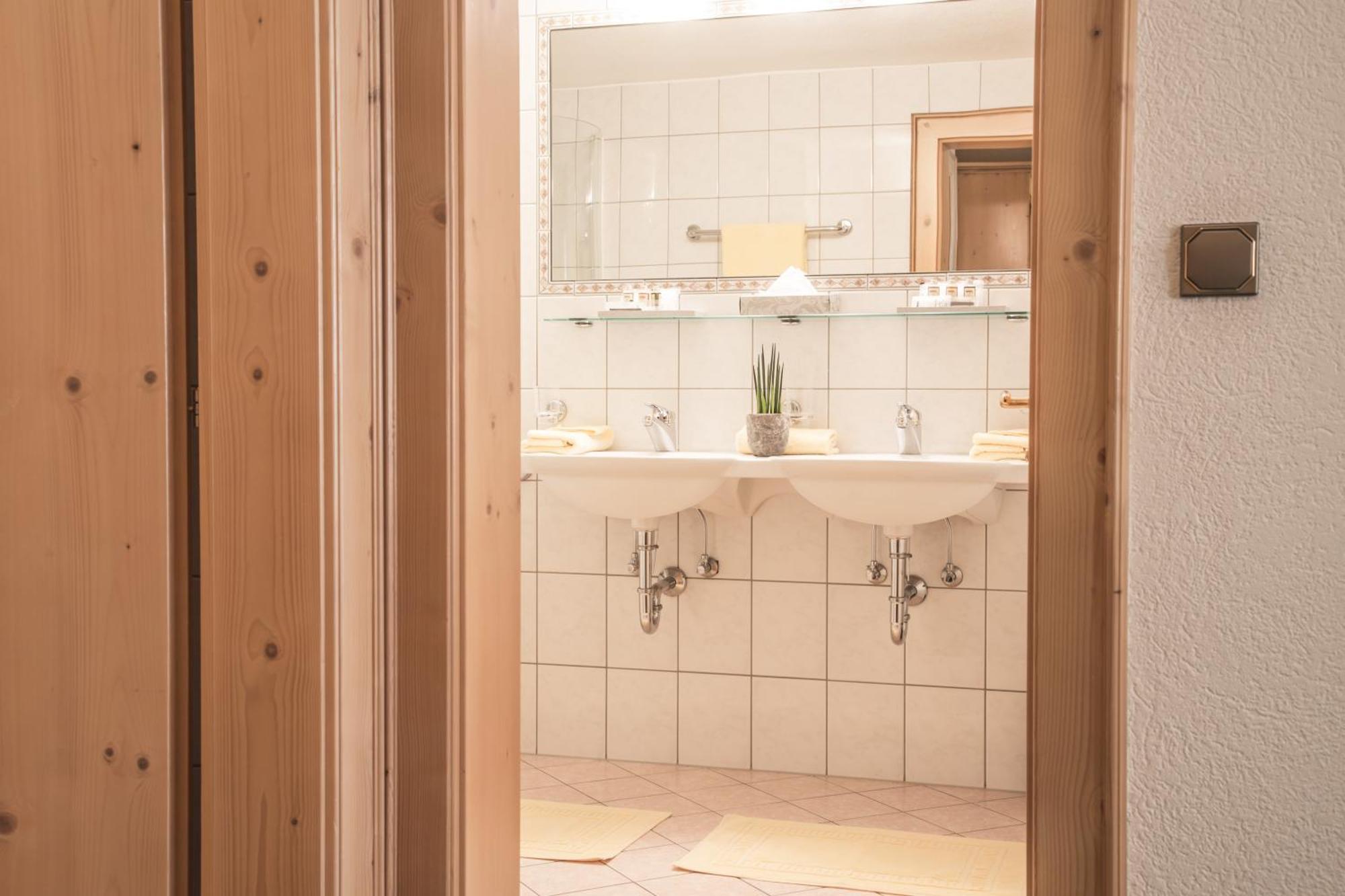 Hotel Kristall Sankt Anton am Arlberg Ngoại thất bức ảnh